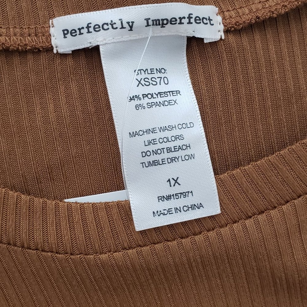 PERFECTLY IMPERFECT Ruched Top - Picture 5 of 7